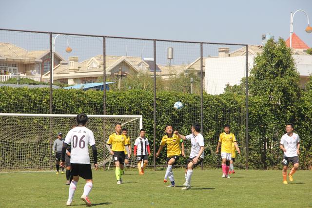 格林26+11火箭力克骑士5连胜 鹈鹕大胜开拓者